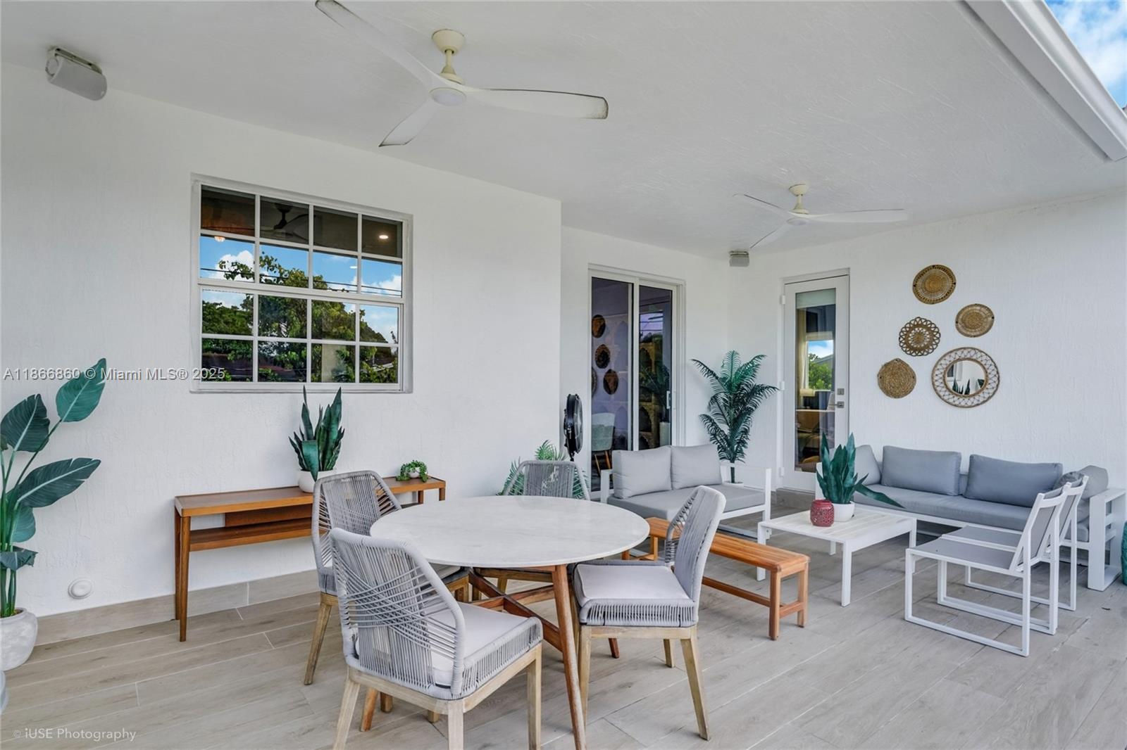 10040 NW 28th Ter Doral, FL 33172