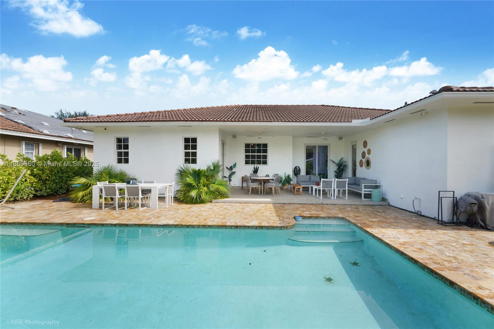 10040 NW 28th Ter Doral, FL 33172