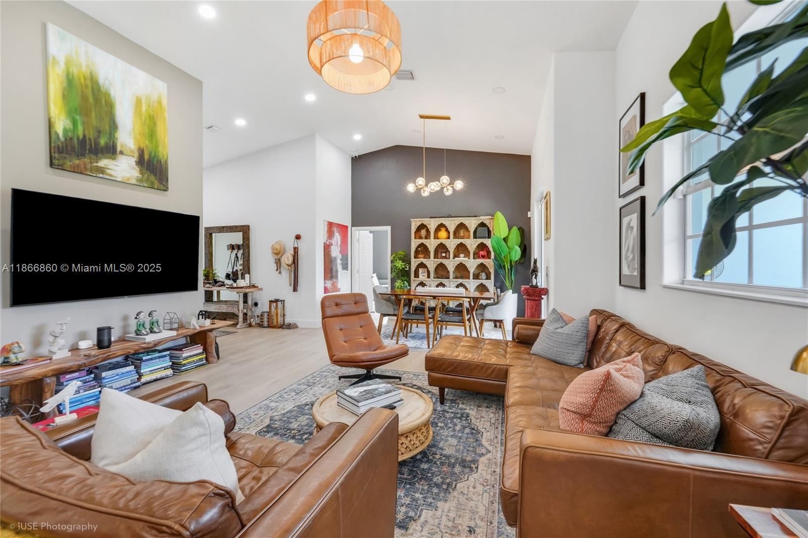 10040 NW 28th Ter Doral, FL 33172