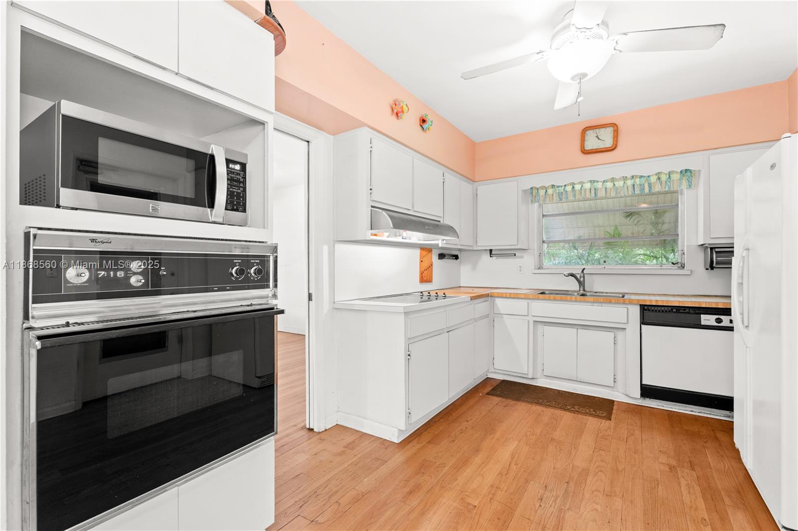 12488 N Bayshore Dr North Miami, FL 33181