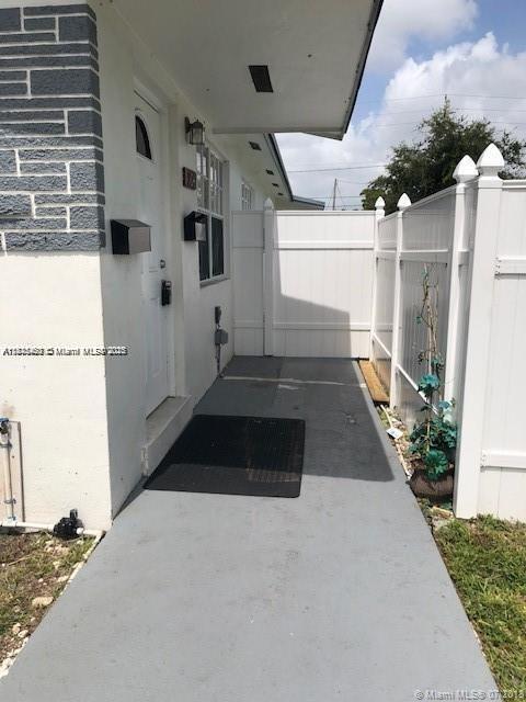 904 SW 7th Ter #1