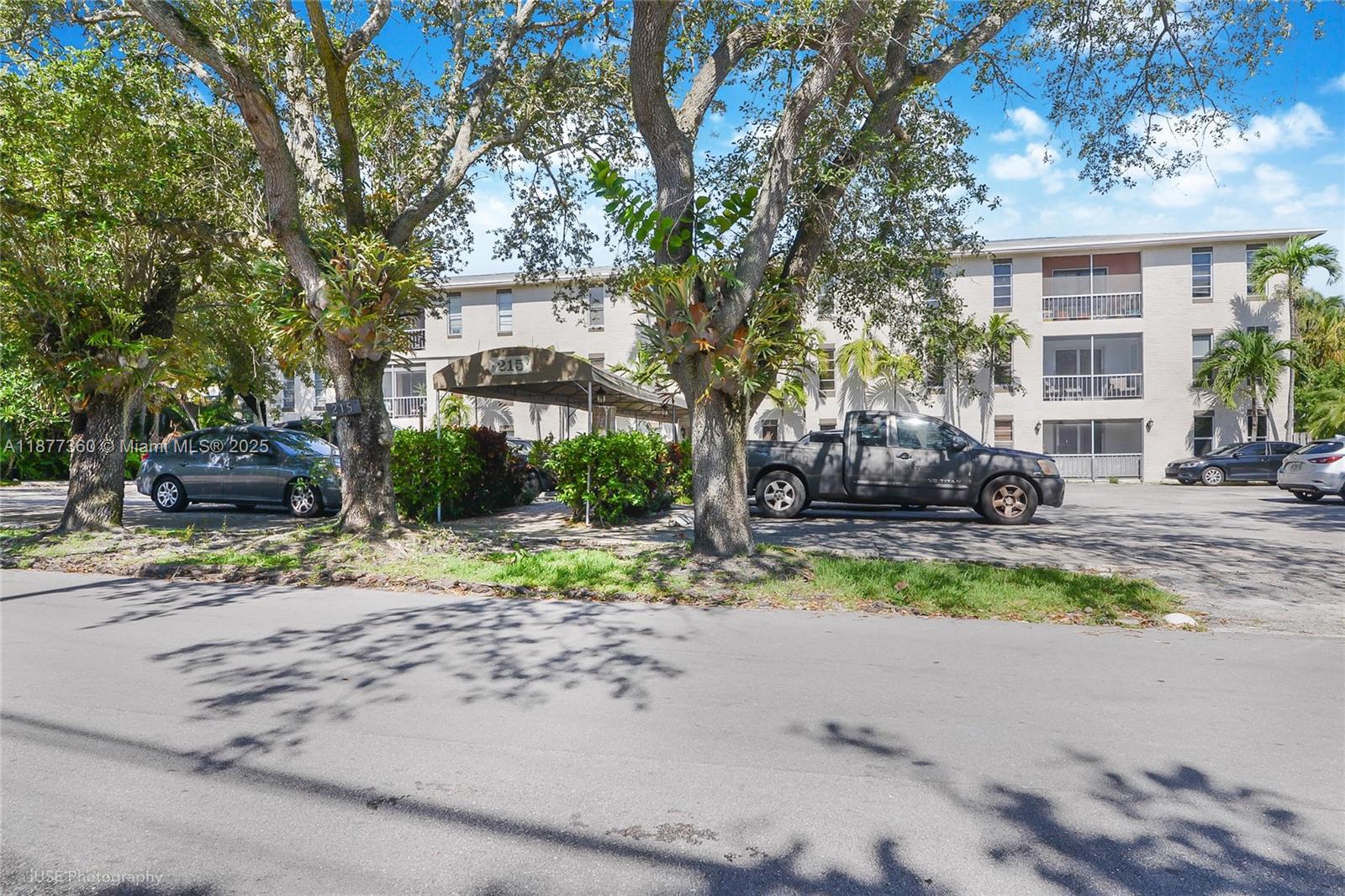 215 NE 16th Ave #204