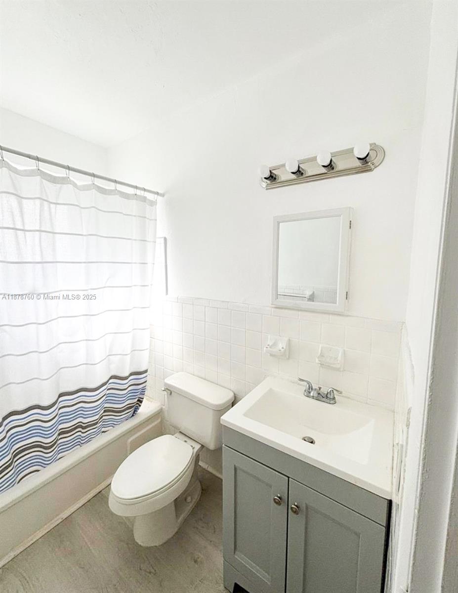 7717 Byron Ave Miami Beach, FL 33141