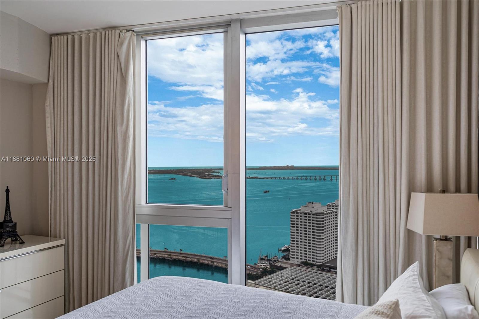 image Icon Brickell15