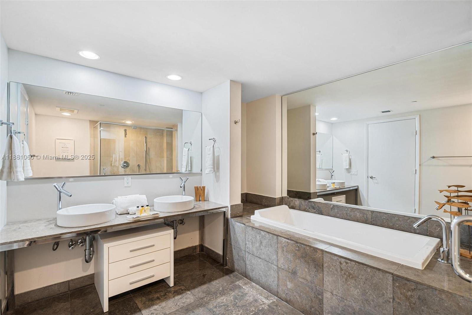 image Icon Brickell19