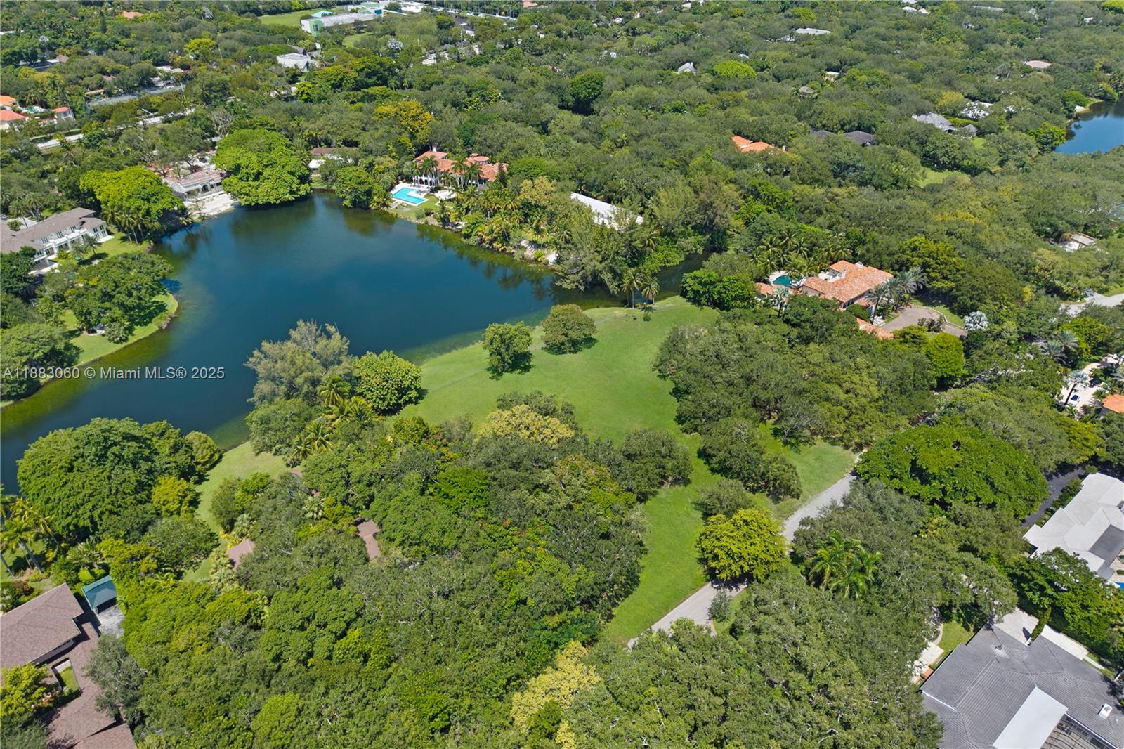 10600 Lakeside Dr Coral Gables, FL 33156 10600 Lakeside Dr Coral Gables, FL 33156