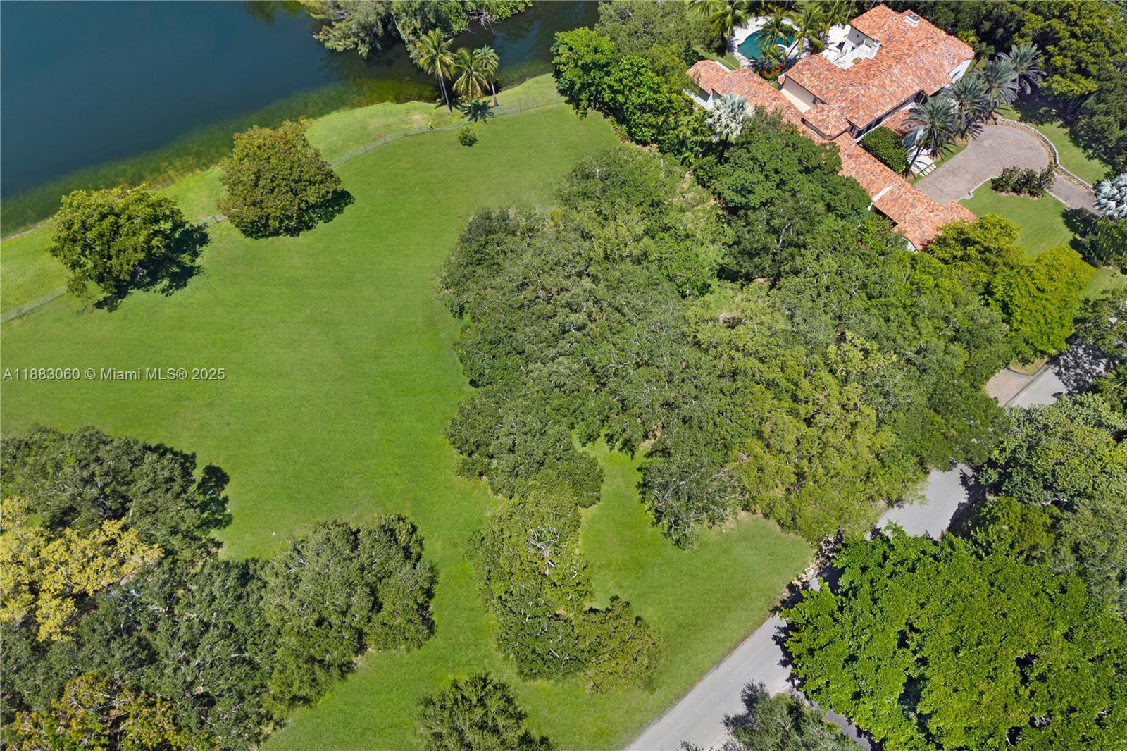 10600 Lakeside Dr Coral Gables, FL 33156 10600 Lakeside Dr Coral Gables, FL 33156