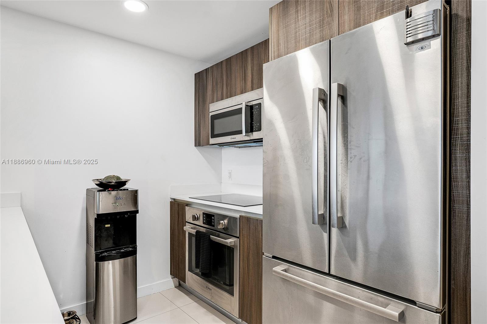 image Aria On The Bay Condo10