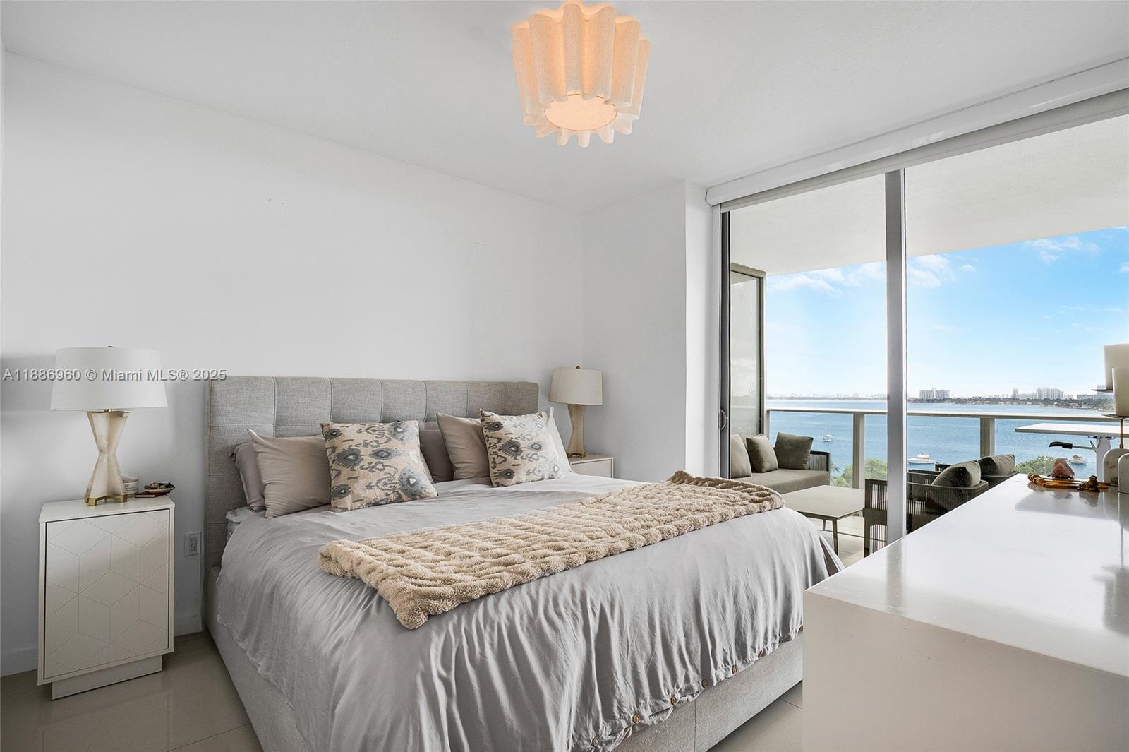 image Aria On The Bay Condo13