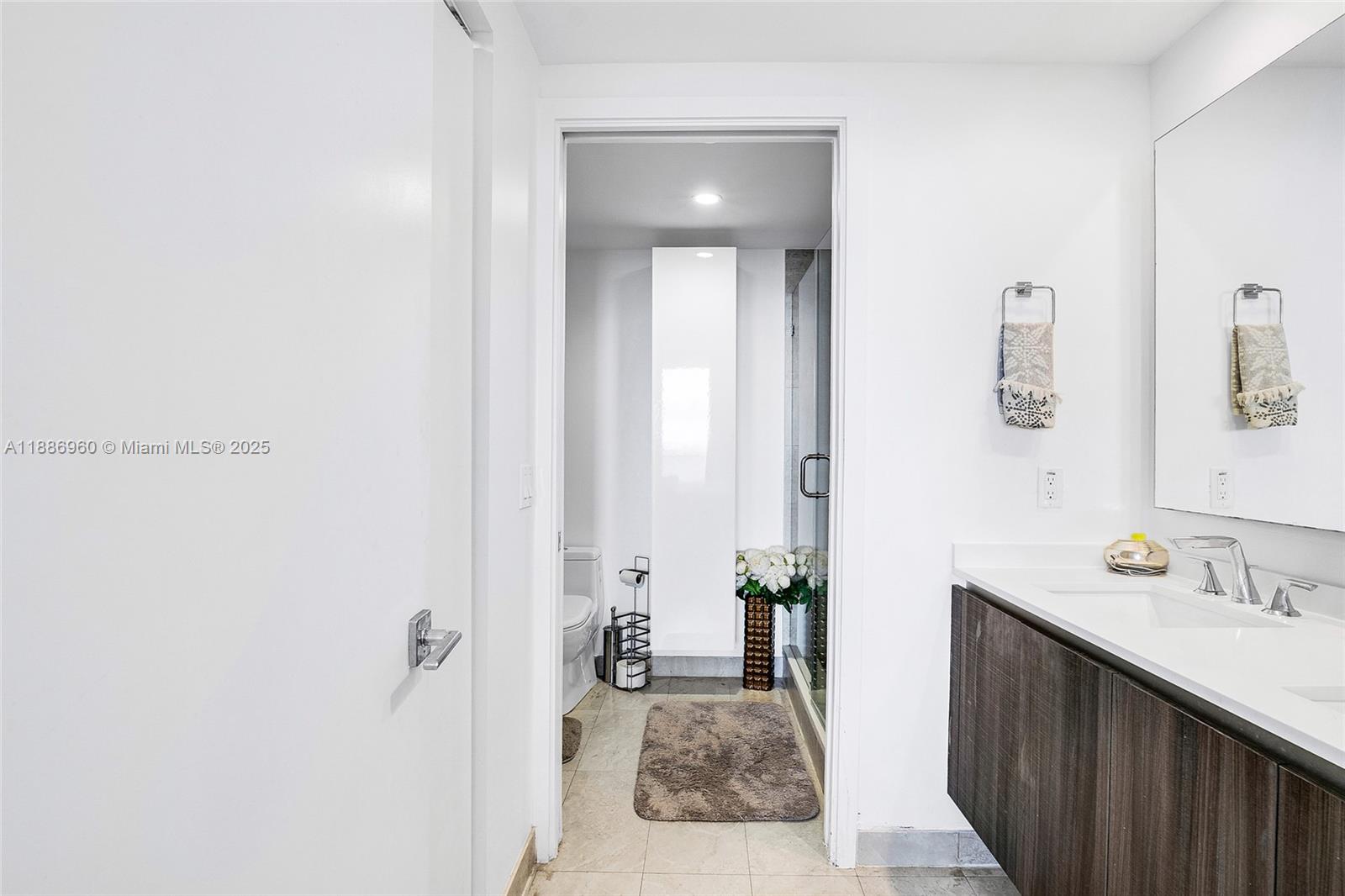 image Aria On The Bay Condo16