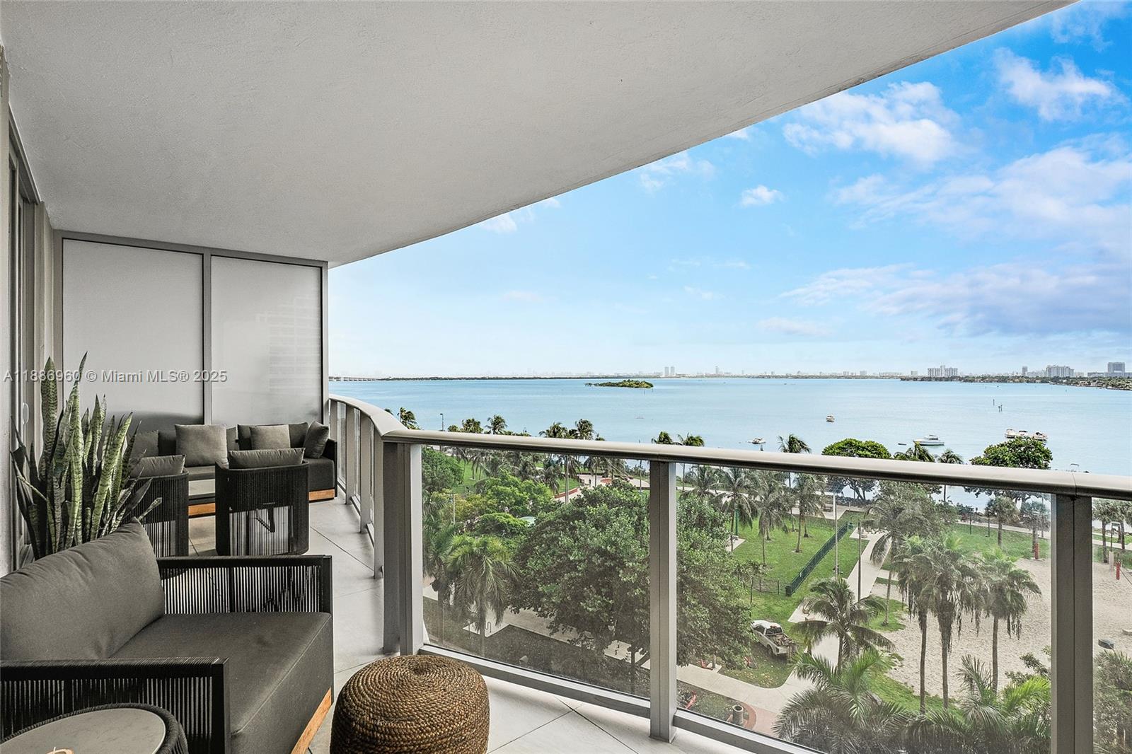 image Aria On The Bay Condo20