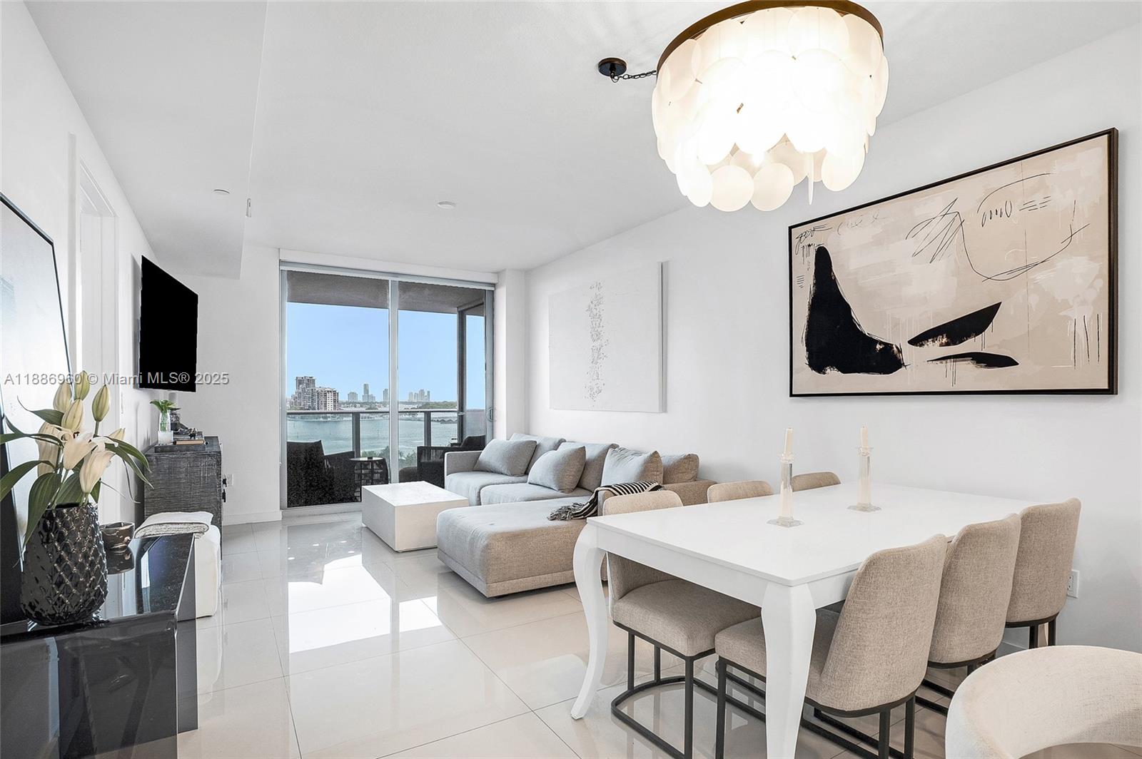 image Aria On The Bay Condo2