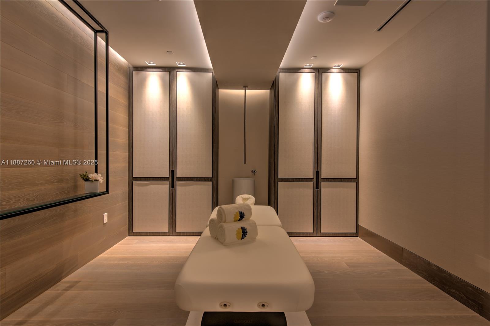 7085 Fisher Is Dr #7085 Miami Beach, FL 33109