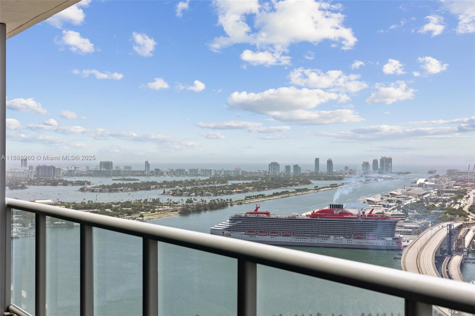 888 Biscayne Blvd #4002