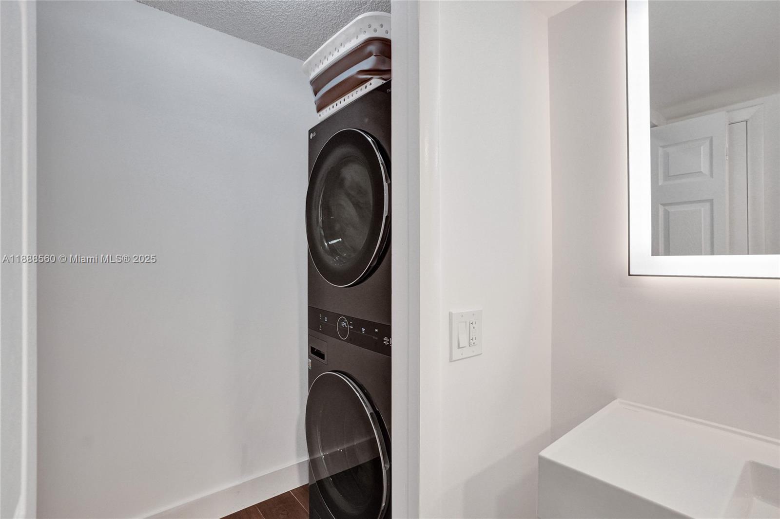 10000 W Bay Hbr Dr #PH23 Bay Harbor Islands, FL 33154