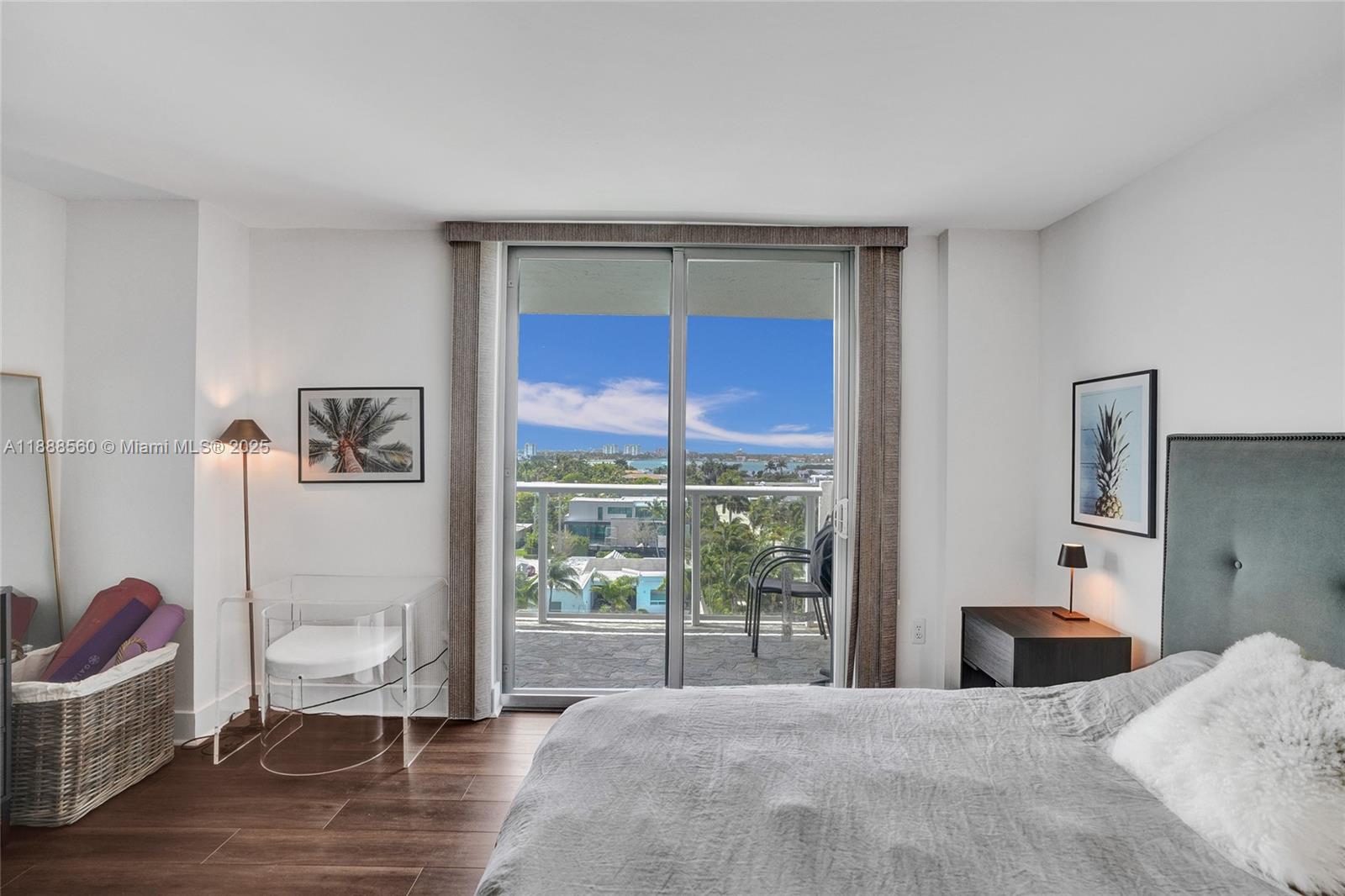 10000 W Bay Hbr Dr #PH23 Bay Harbor Islands, FL 33154