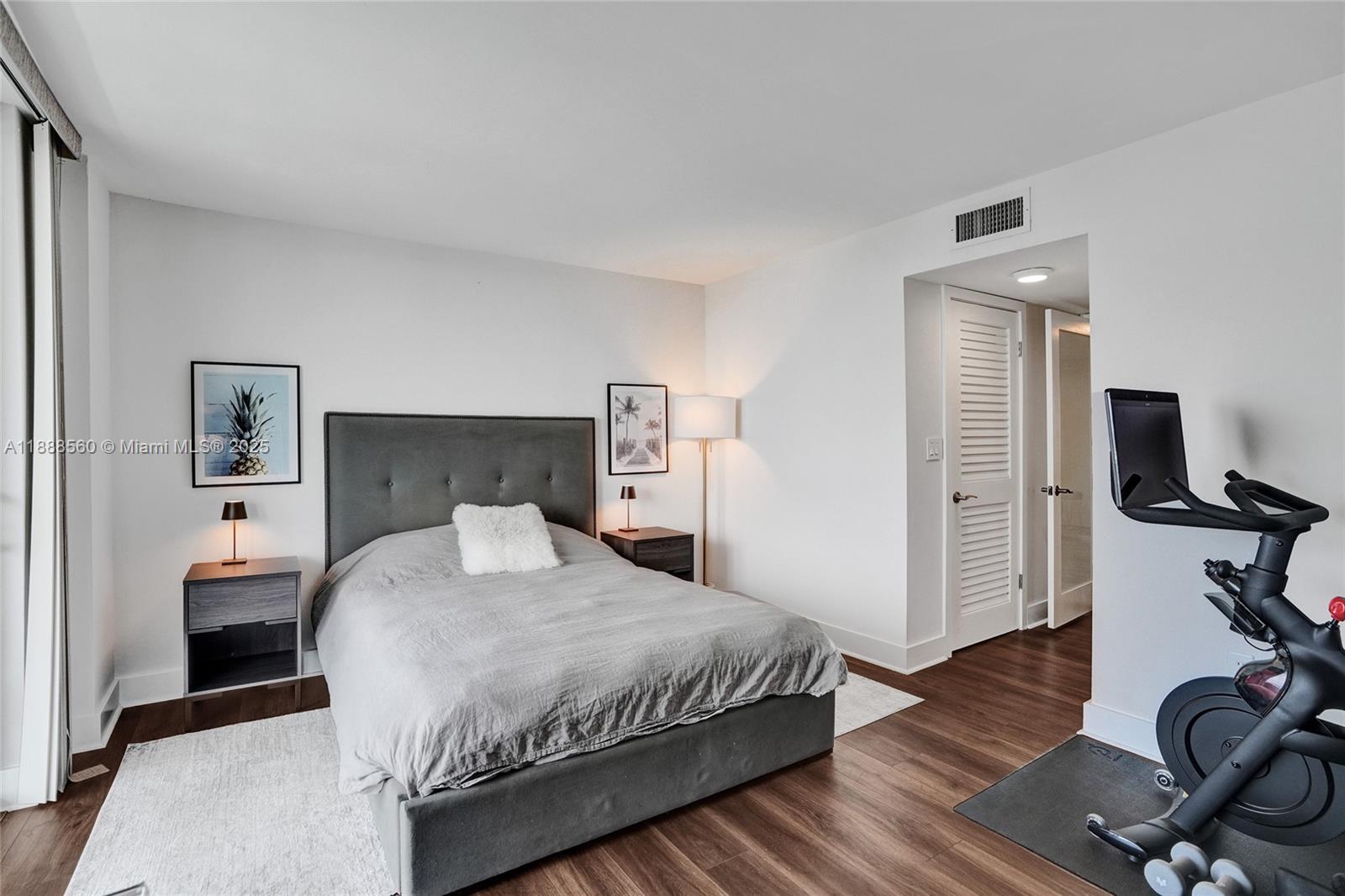 10000 W Bay Hbr Dr #PH23 Bay Harbor Islands, FL 33154