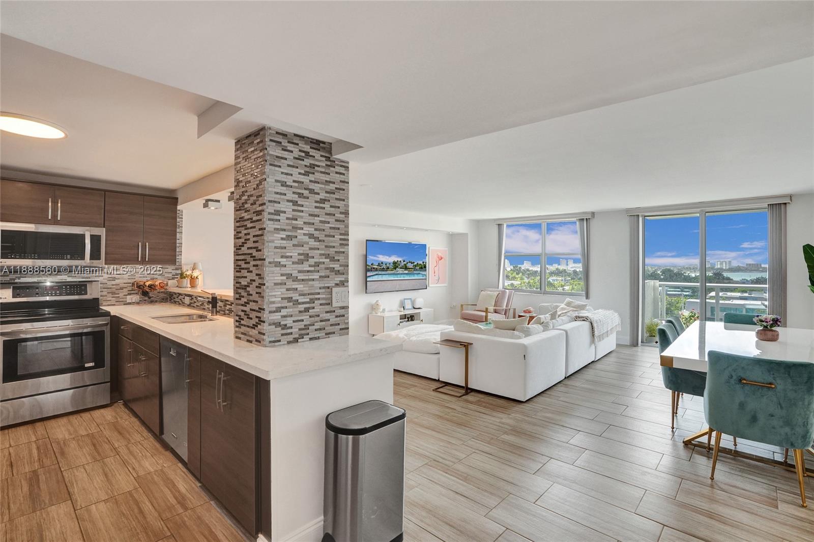 10000 W Bay Hbr Dr #PH23 Bay Harbor Islands, FL 33154