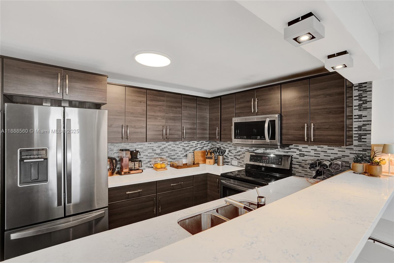 10000 W Bay Hbr Dr #PH23 Bay Harbor Islands, FL 33154