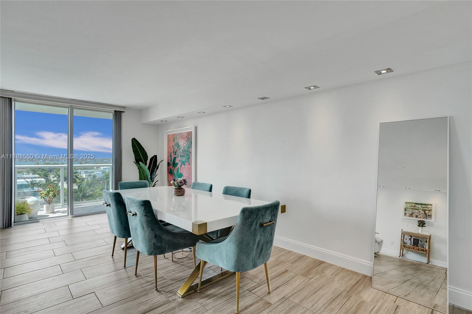 10000 W Bay Hbr Dr #PH23 Bay Harbor Islands, FL 33154