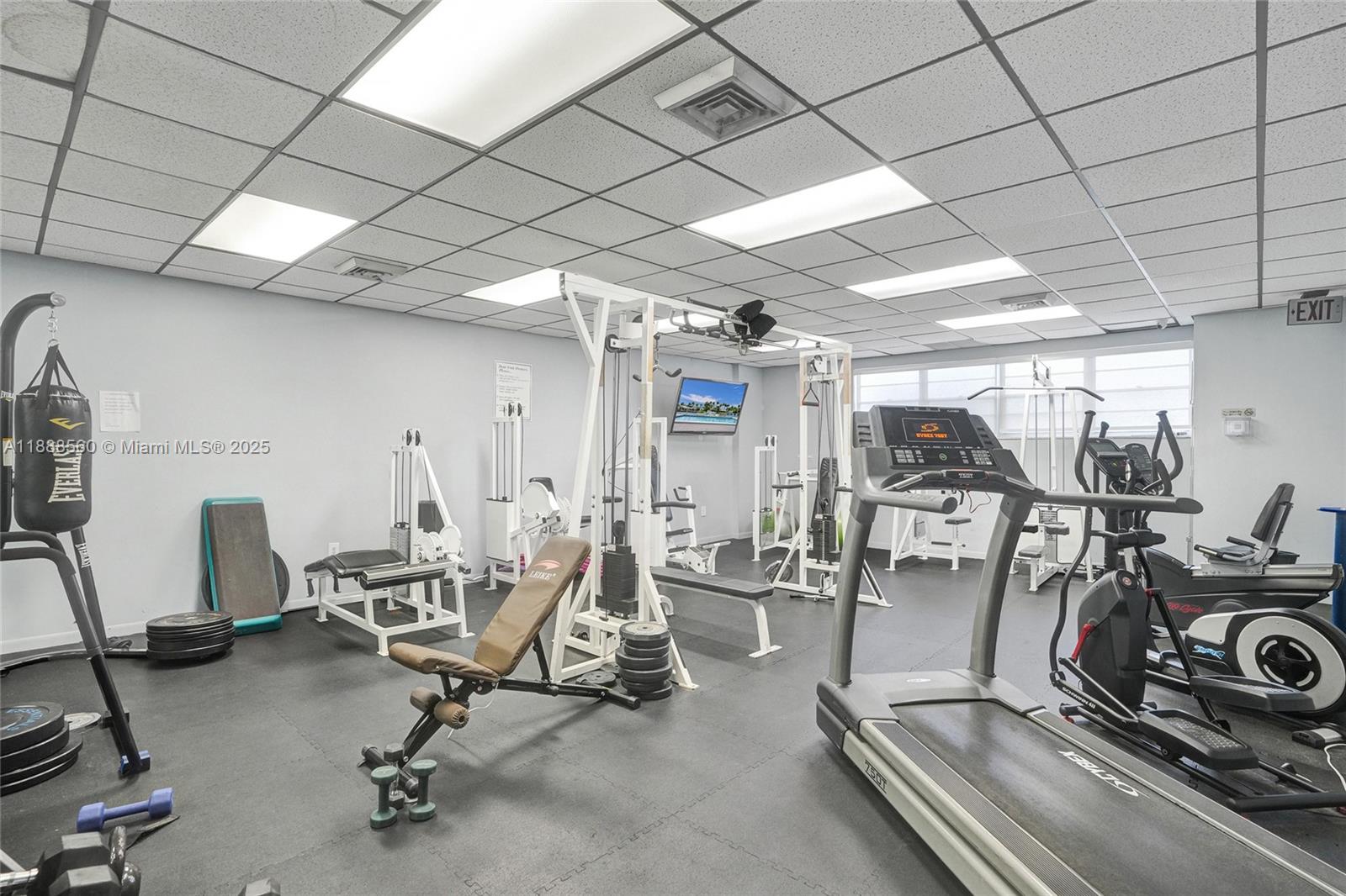 10000 W Bay Hbr Dr #PH23 Bay Harbor Islands, FL 33154