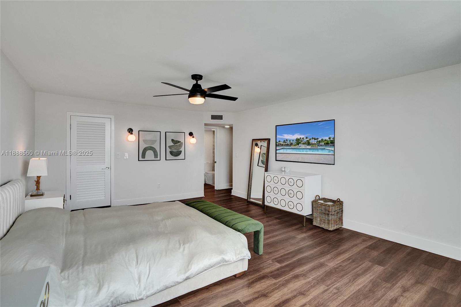 10000 W Bay Hbr Dr #PH23 Bay Harbor Islands, FL 33154