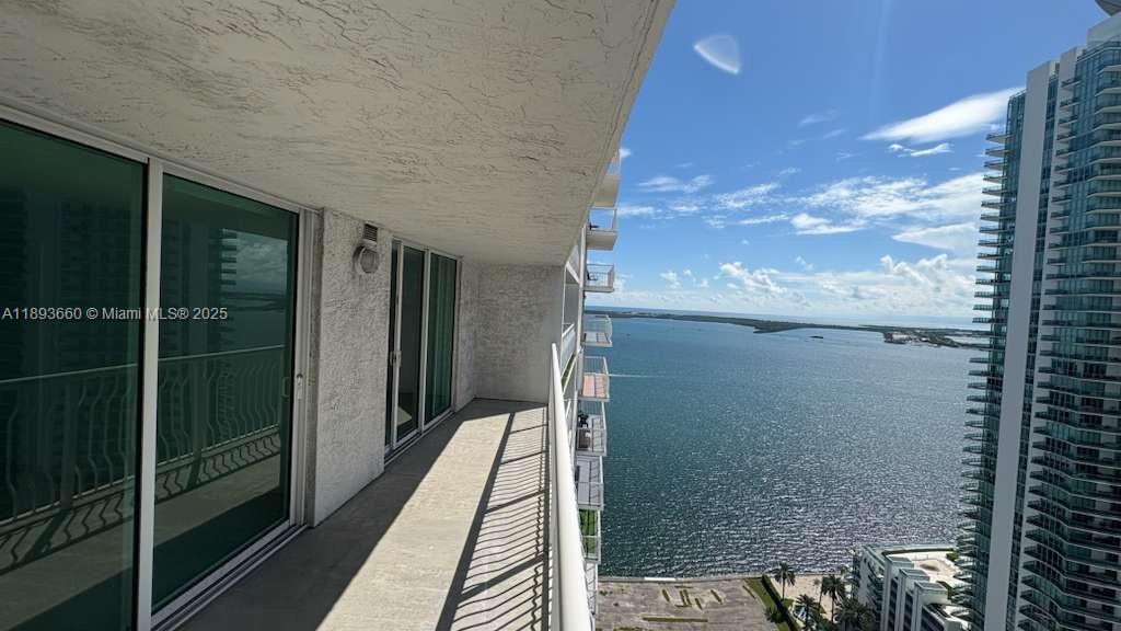 1200 Brickell Bay Dr #3505