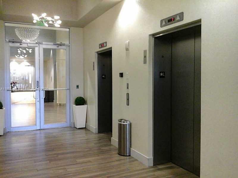 image Opera Tower Condo13