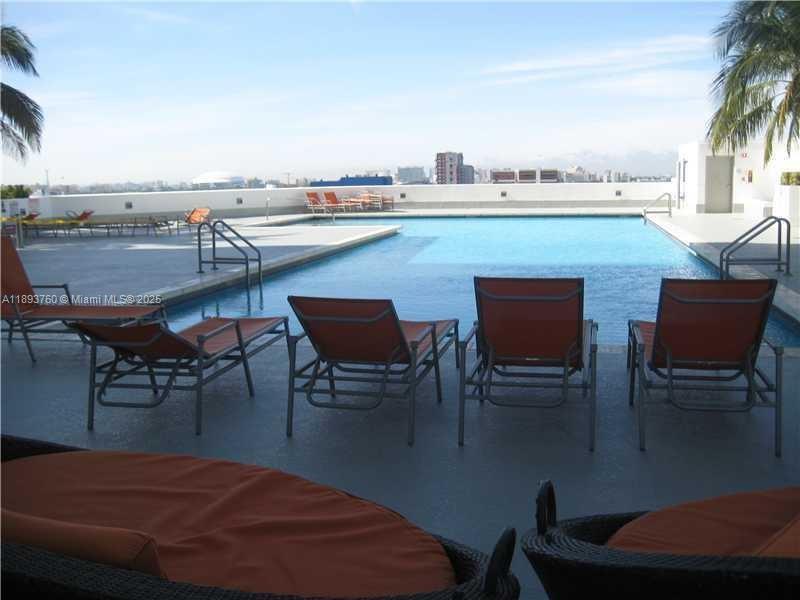 image Opera Tower Condo14