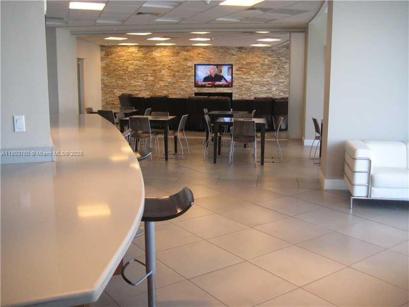 image Opera Tower Condo15
