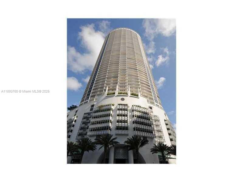 image Opera Tower Condo22