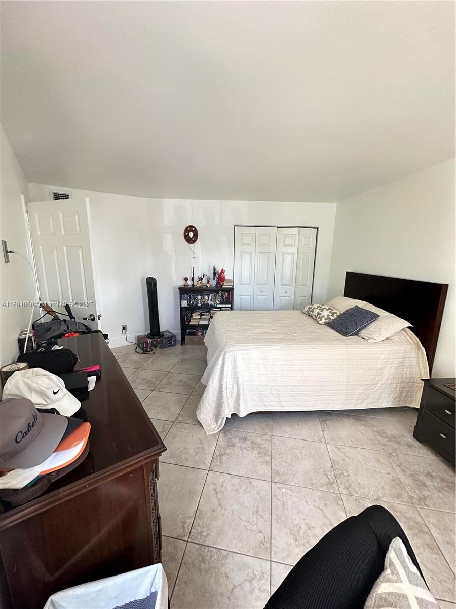 image Arlen House East Condo11