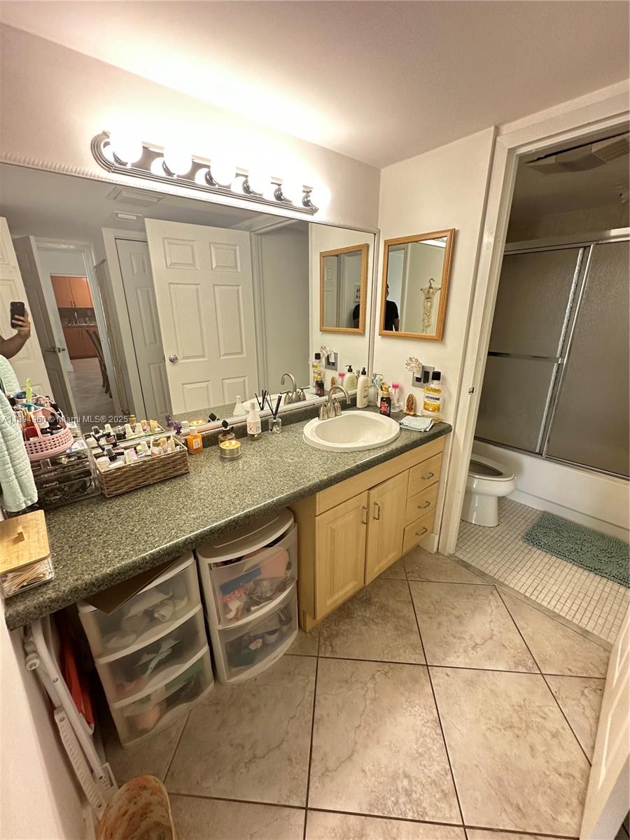 image Arlen House East Condo14