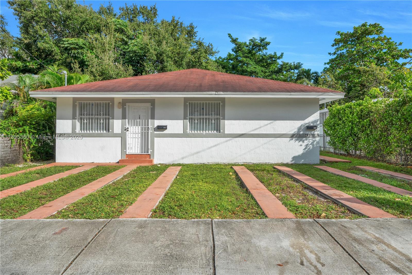 285 NW 39th St