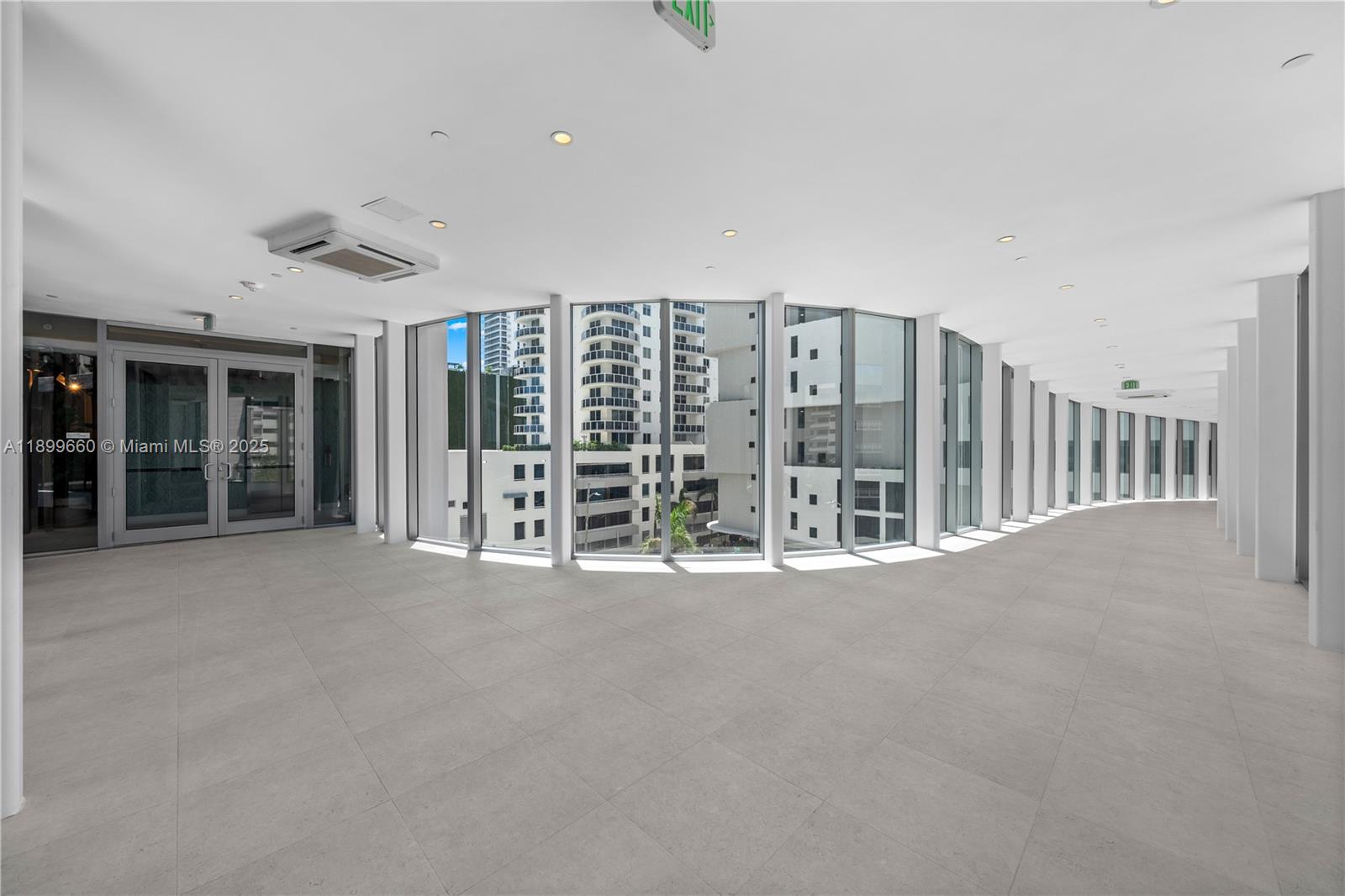 700 NE 24th St #PH-5701 Miami, FL 33137