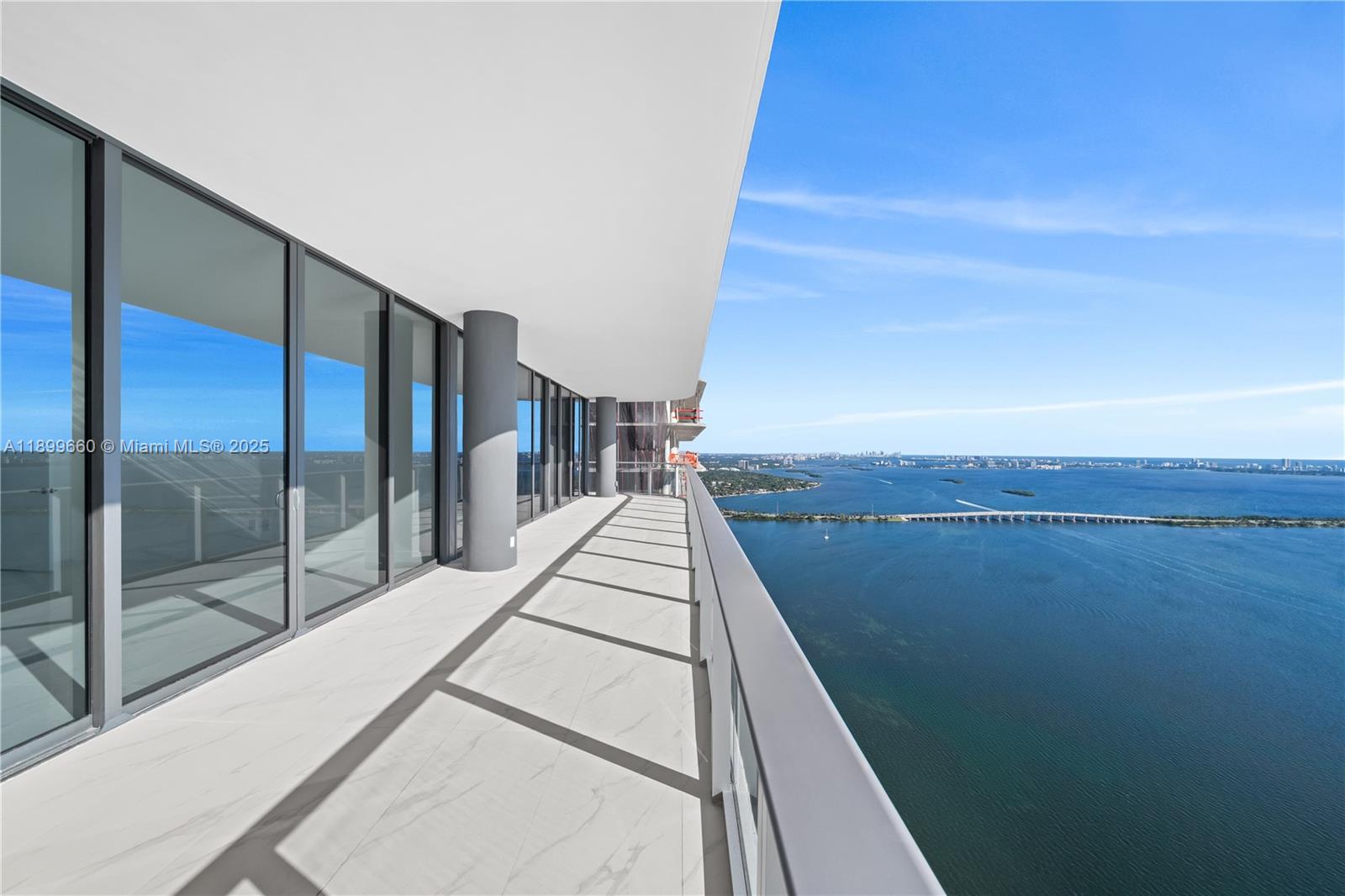 700 NE 24th St #PH-5701 Miami, FL 33137