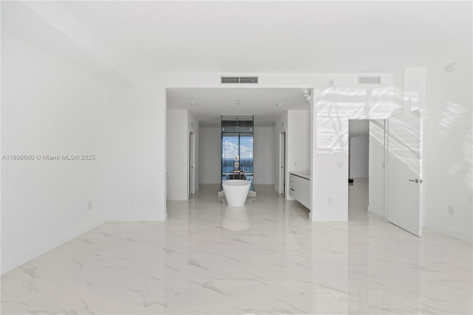 700 NE 24th St #PH-5701 Miami, FL 33137