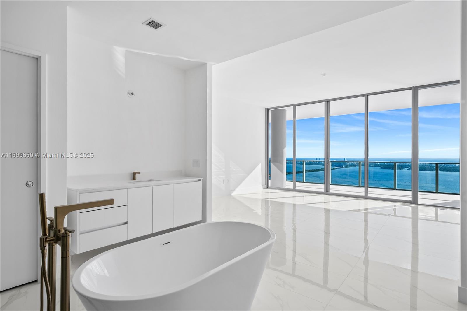 700 NE 24th St #PH-5701 Miami, FL 33137