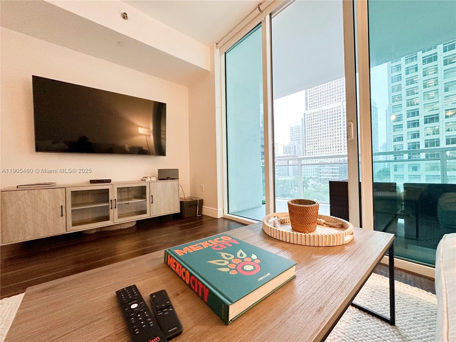 951 Brickell Ave #601