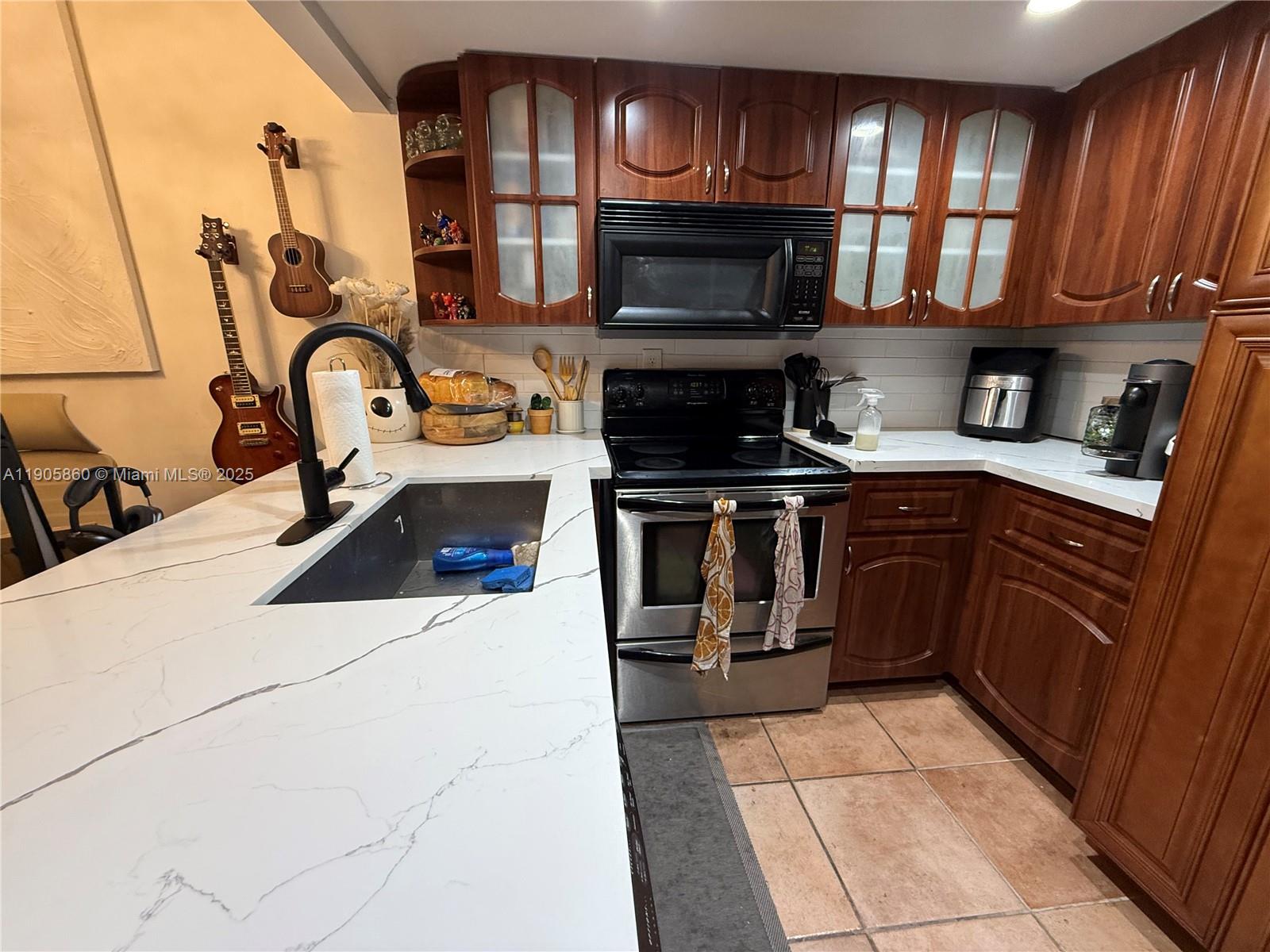 540 Brickell Key Dr #212