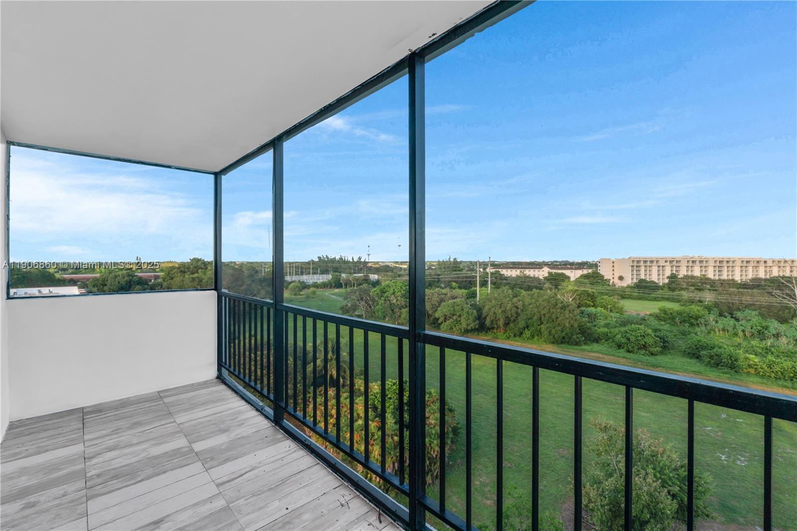 4164 Inverrary Dr #801