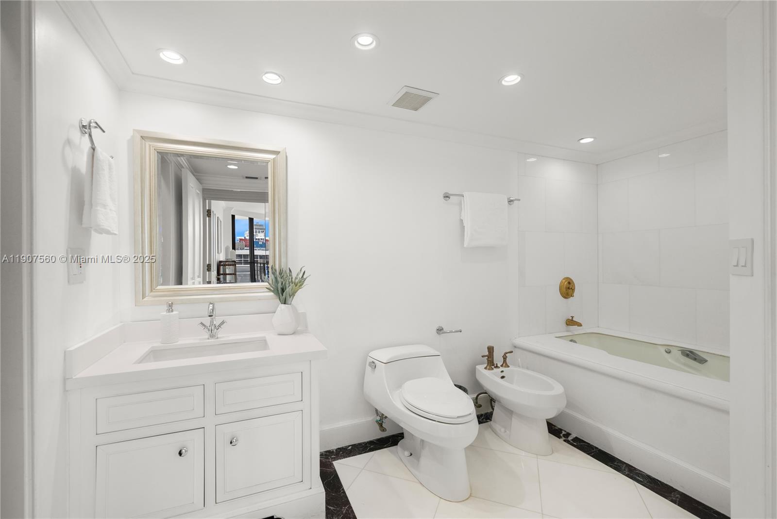 1925 Brickell Ave #DPH3 Miami, FL 33129