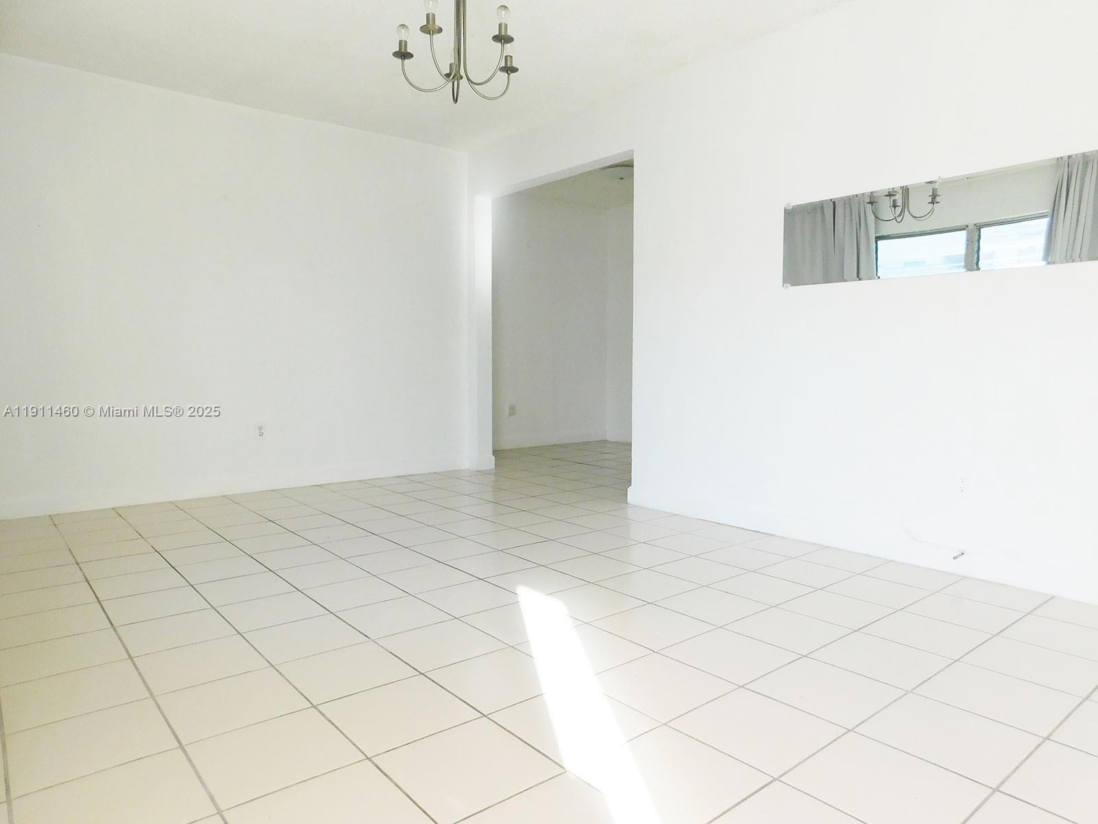 1247 Marseille Dr #113 Miami Beach, FL 33141