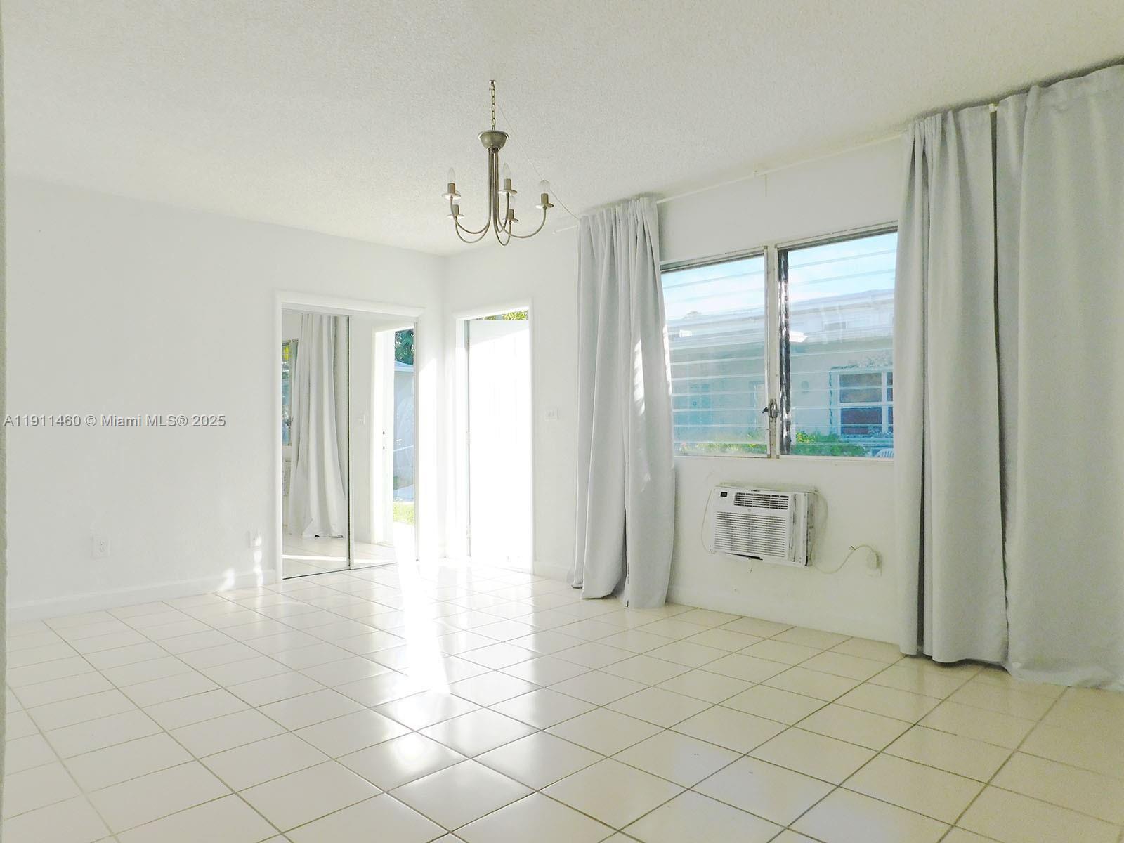 1247 Marseille Dr #113 Miami Beach, FL 33141