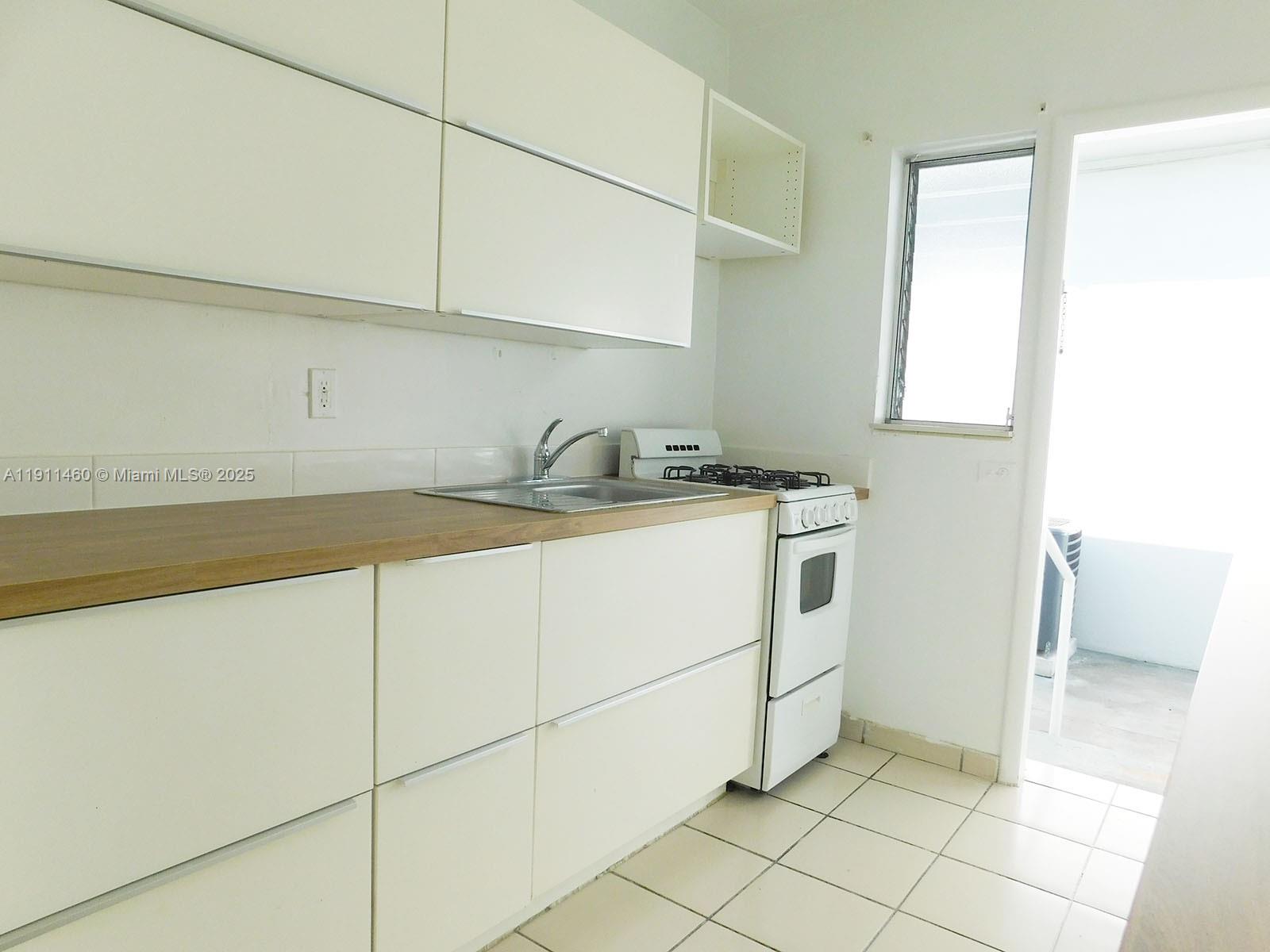 1247 Marseille Dr #113 Miami Beach, FL 33141