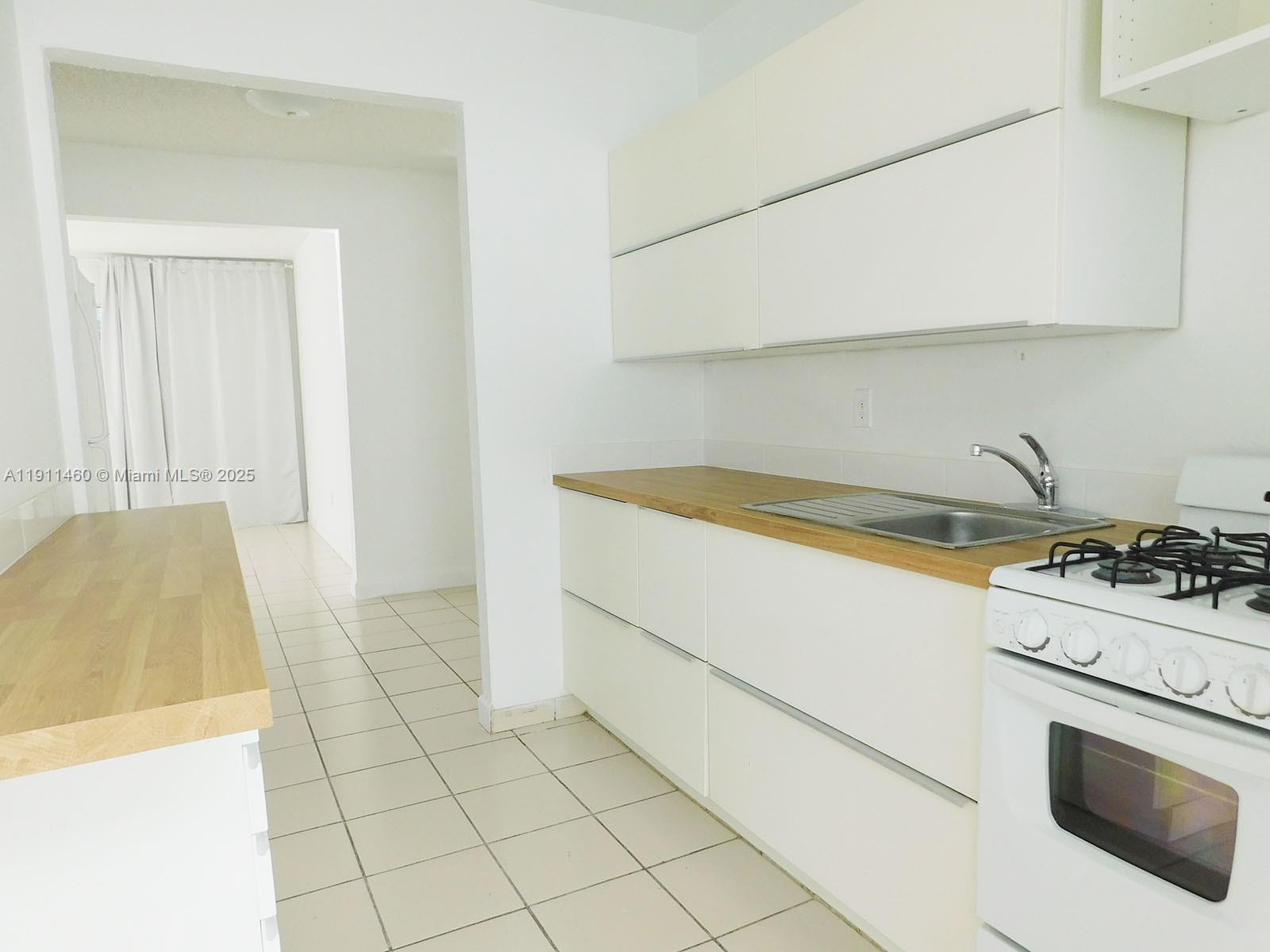 1247 Marseille Dr #113 Miami Beach, FL 33141