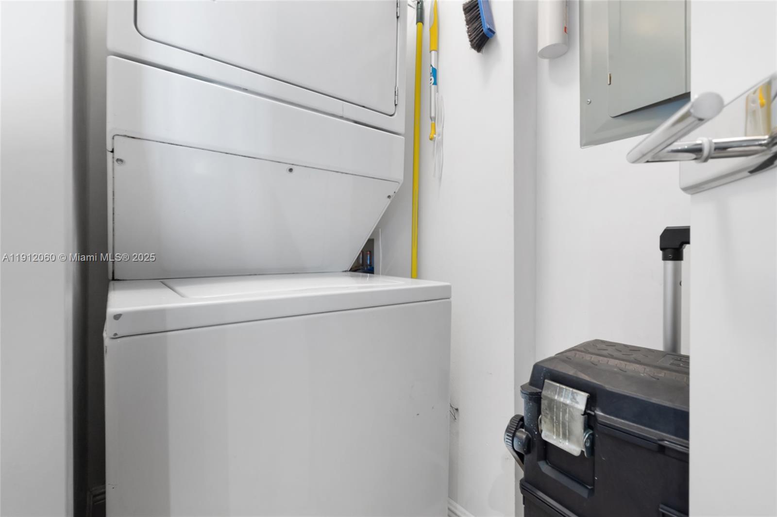 50 Biscayne Blvd #4808 Miami, FL 33132