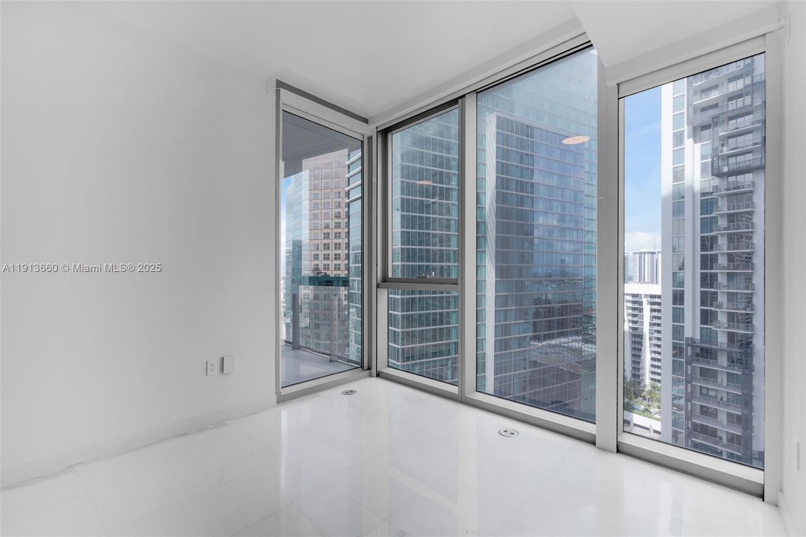 300 Biscayne Blvd Way #3009W Miami, FL 33131