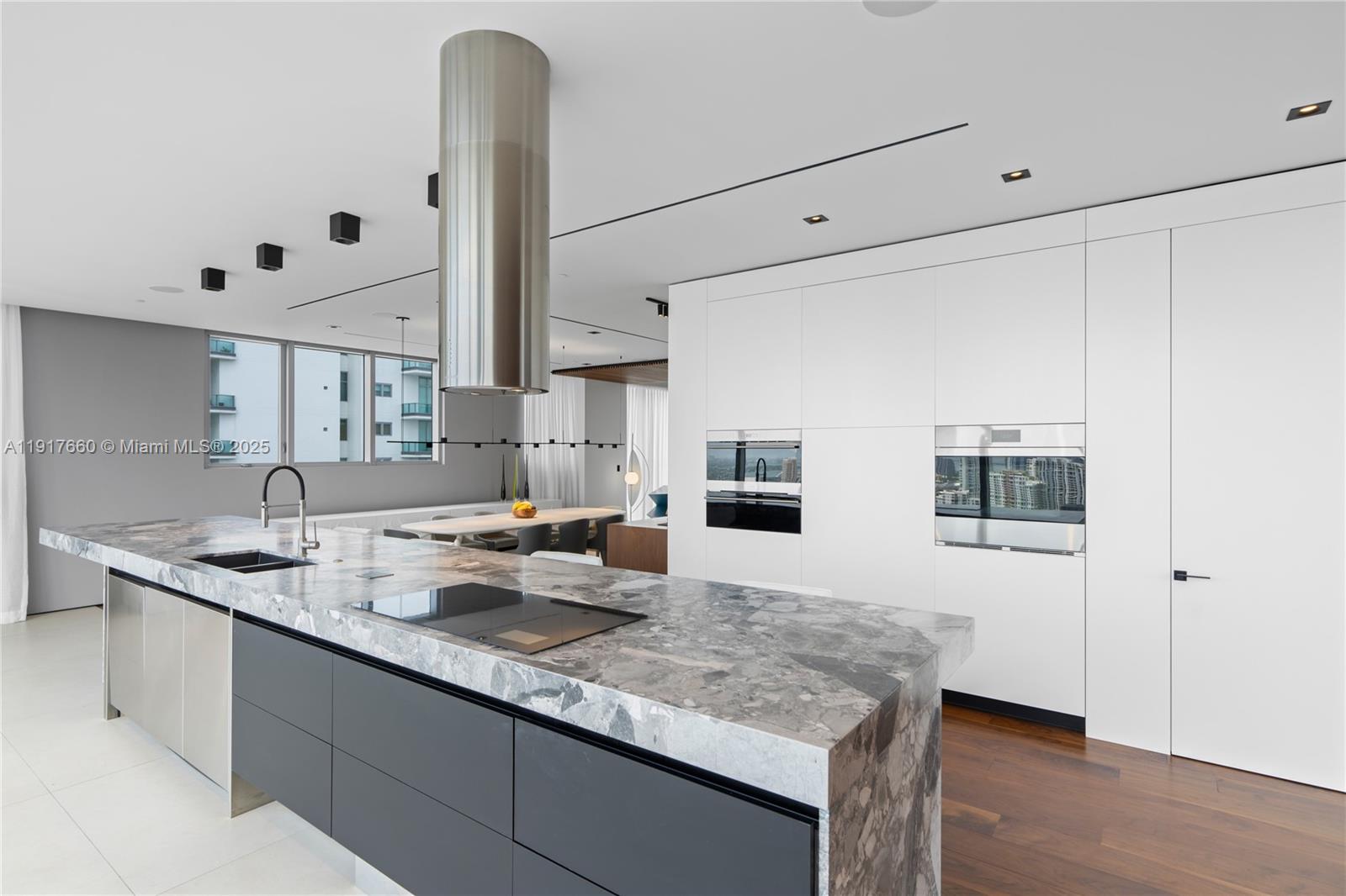 1300 Brickell Bay Dr #4401 Miami, FL 33131