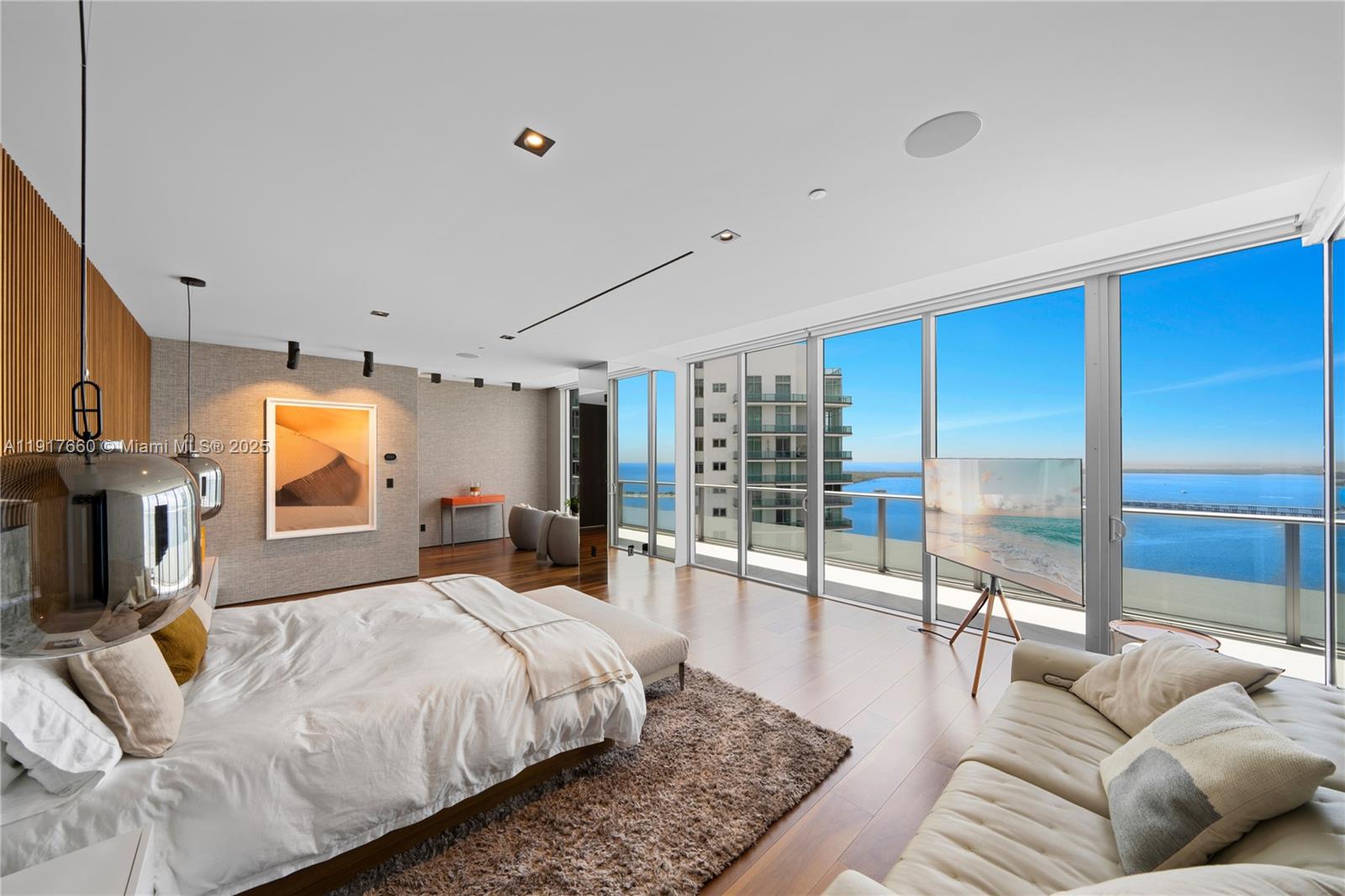 1300 Brickell Bay Dr #4401 Miami, FL 33131